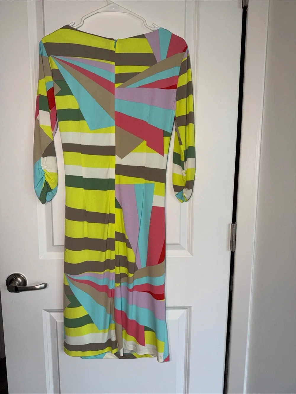 Tahari eye catching